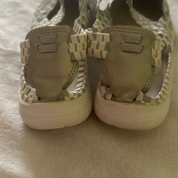 Easy Spirit 360 Silver/Gray Woven Sandals Size 9.5 W Esquartet - Picture 4 of 10